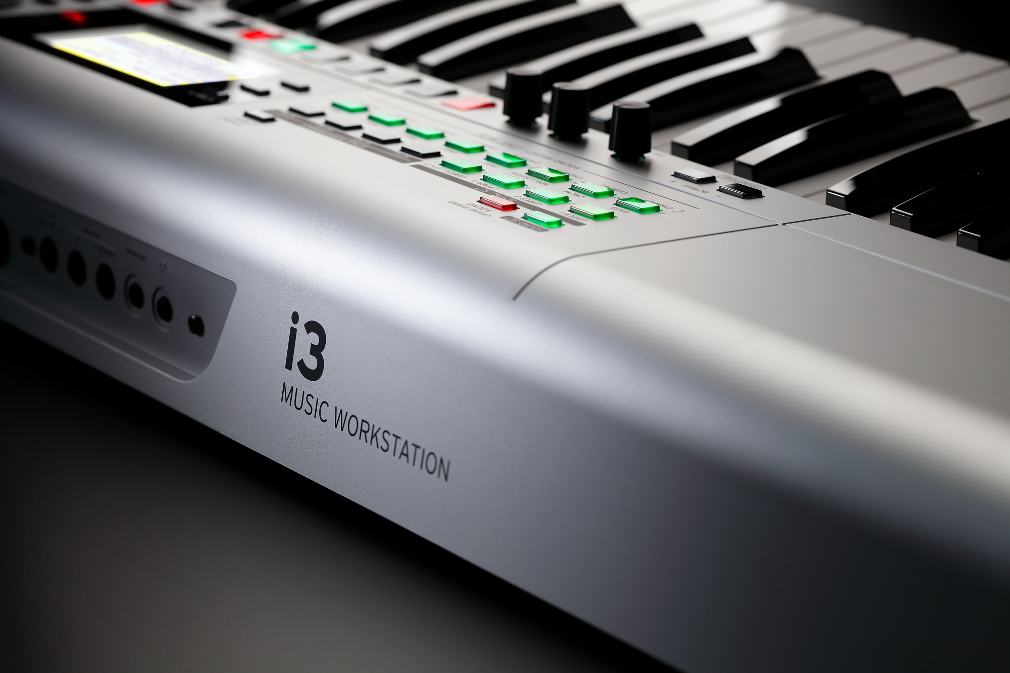 Korg i3 Music Workstation silber – Bild 5
