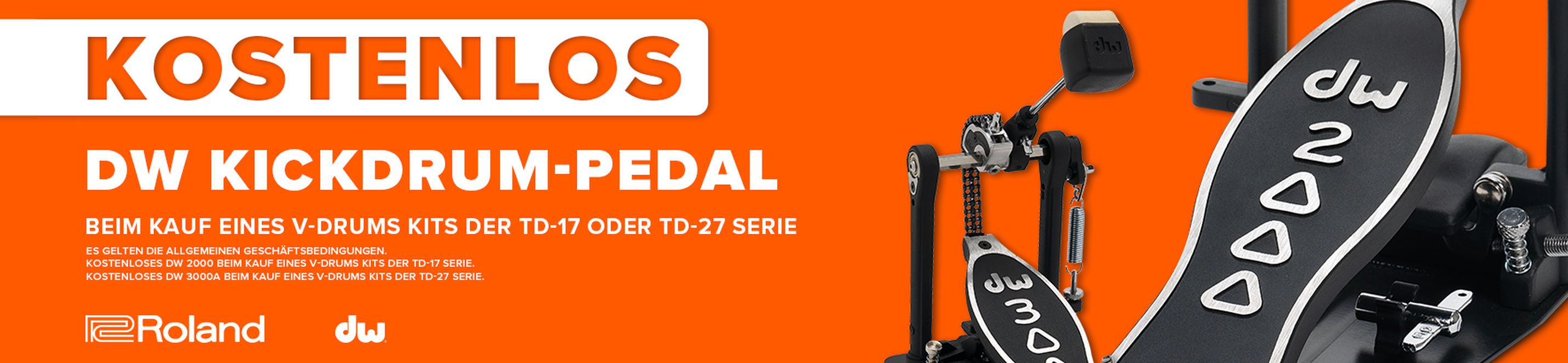 Aktion von Roland: kostenloses DW Kickdrum-Pedal beim Kauf eines V-Drums Kits der TD-17 oder TD-27 Serie; abgebildet ist ein DW 2000 und DW 3000 Pedal auf orangem Hintergrund.