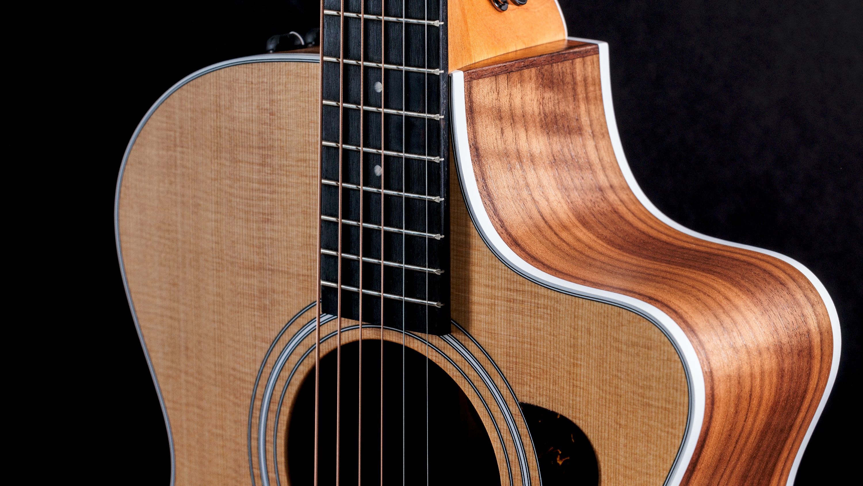 Taylor 212ce