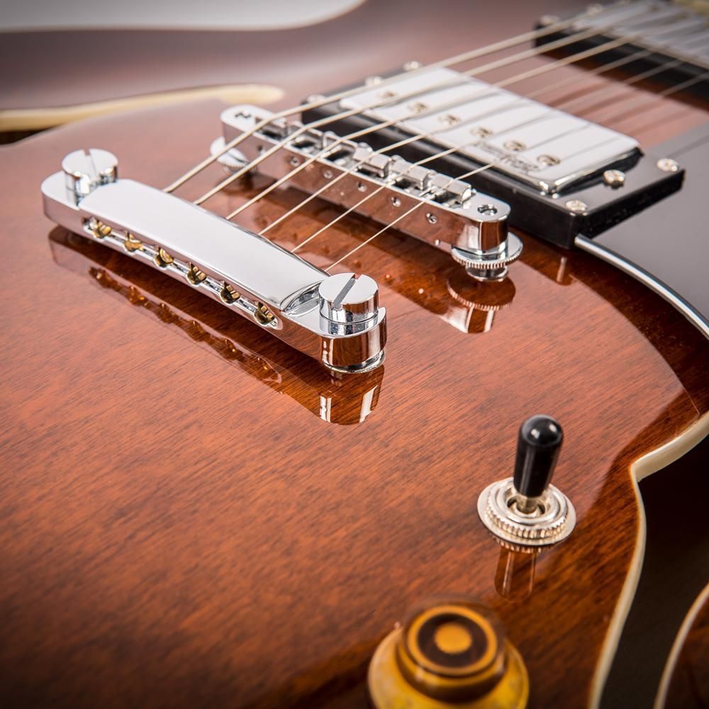 Vintage Reissued VSA500W Gloss Natural Walnut