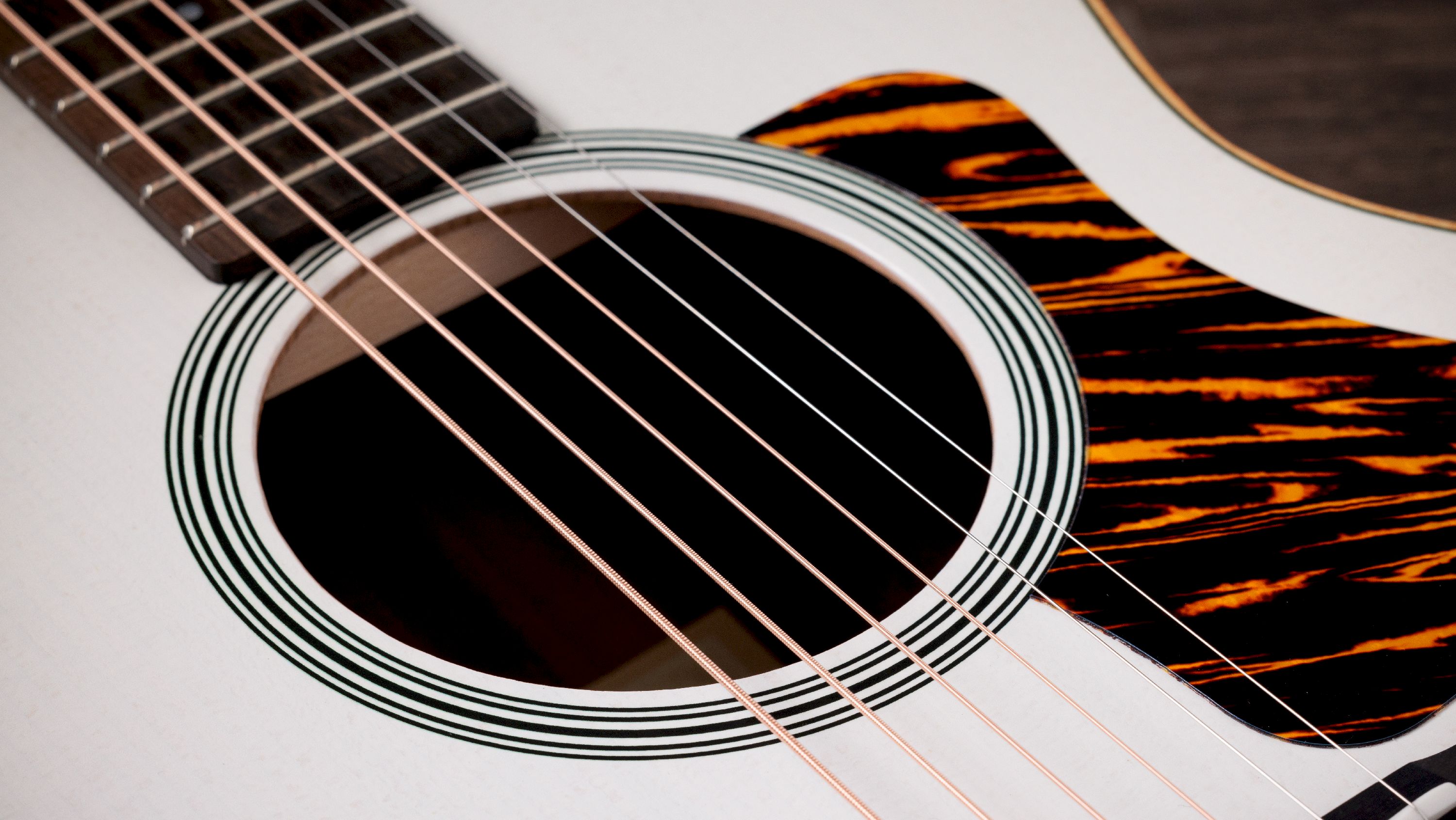 Taylor GS Mini-e Trans White Special Edition