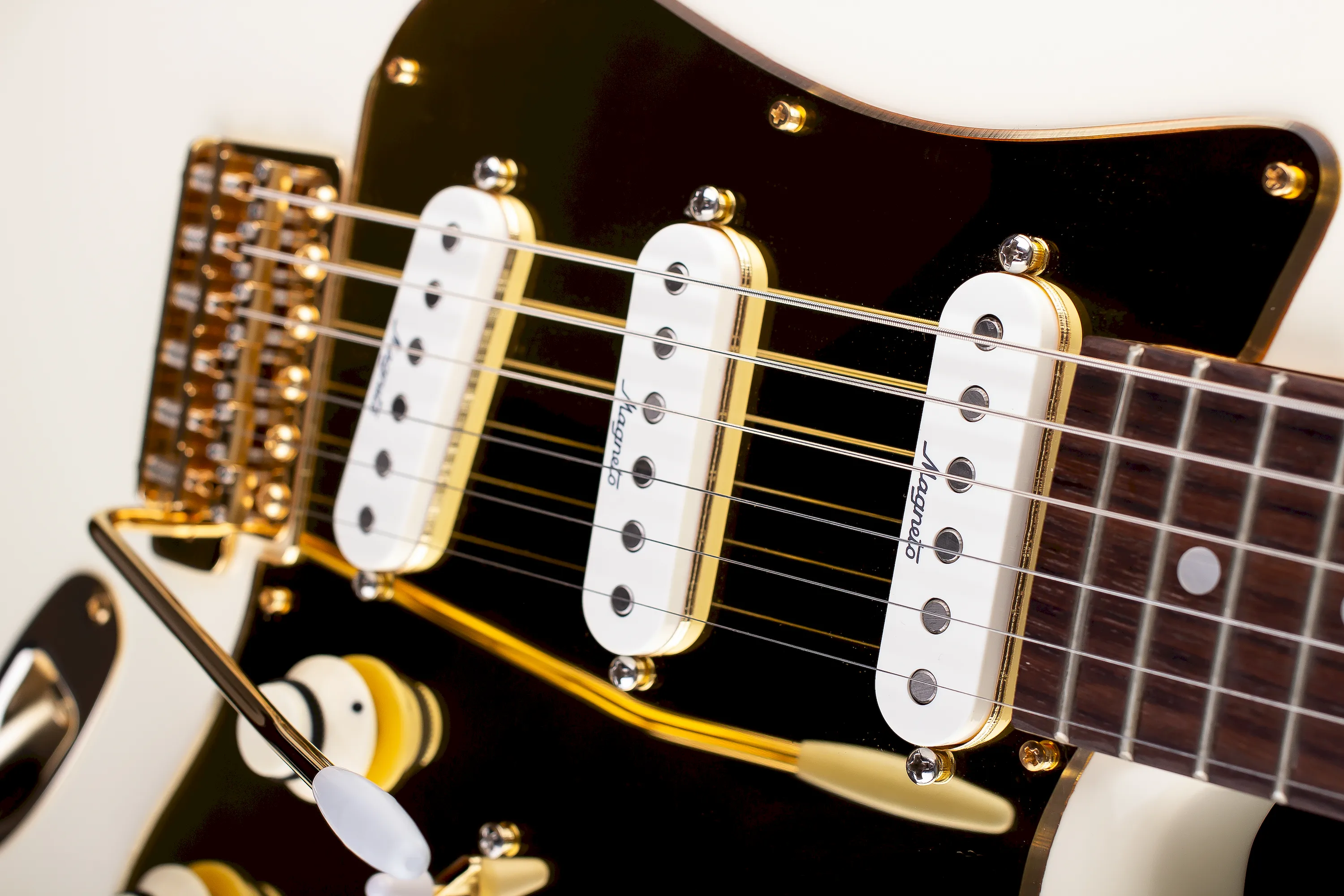 Magneto Eric Gales RD3 Signature Vintage White – Bild 3