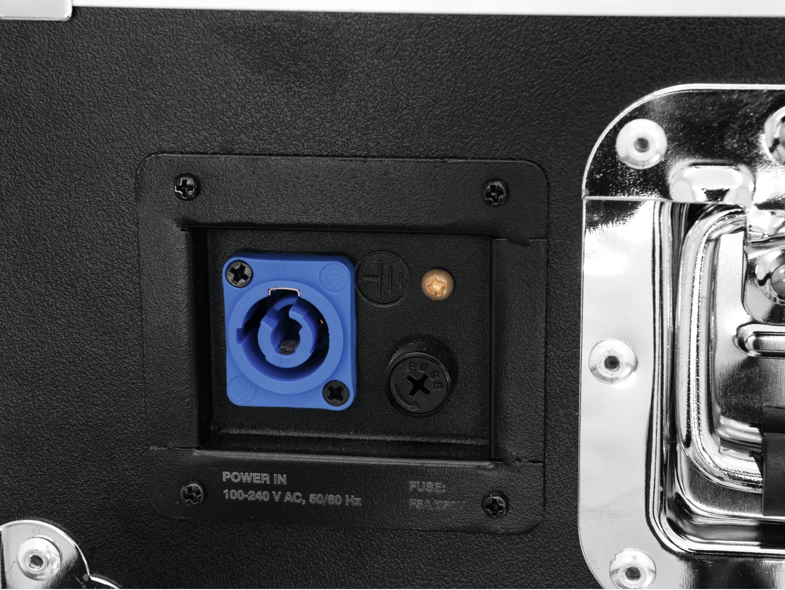 ROADINGER Flightcase 4x AKKU UP-4 QuickDMX mit Ladefunktion – Bild 4