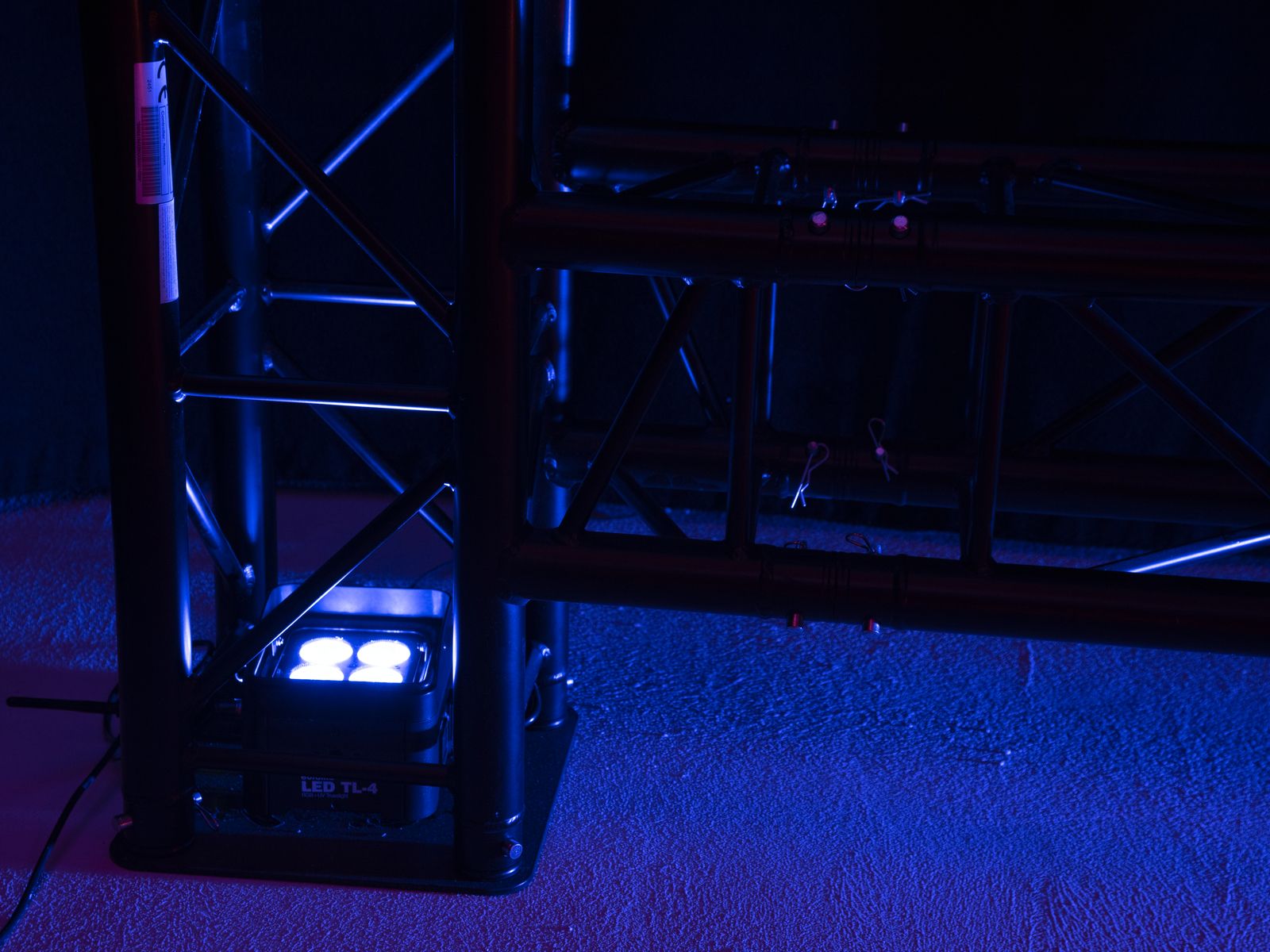 Eurolite LED TL-4 QCL RGB+UV Trusslight – Bild 5