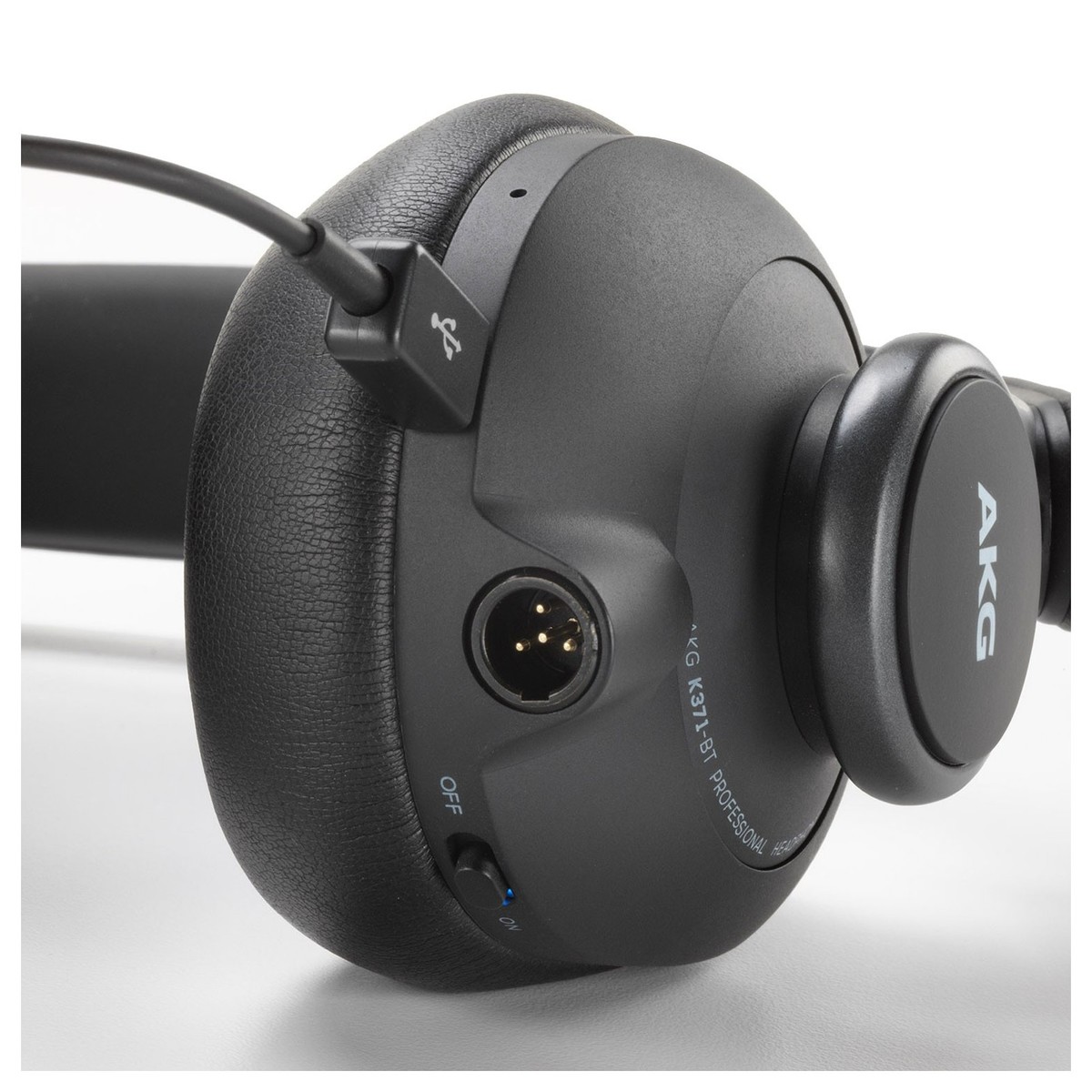 AKG K371-BT