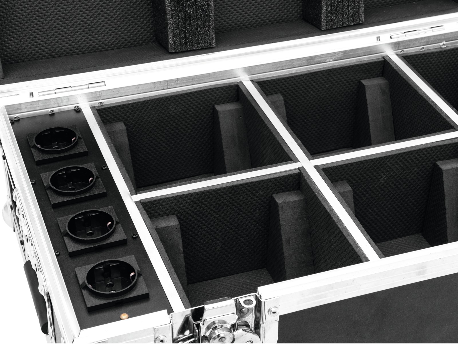 ROADINGER Flightcase 4x AKKU TL-3 Trusslight QuickDMX mit Ladefunktion – Bild 4