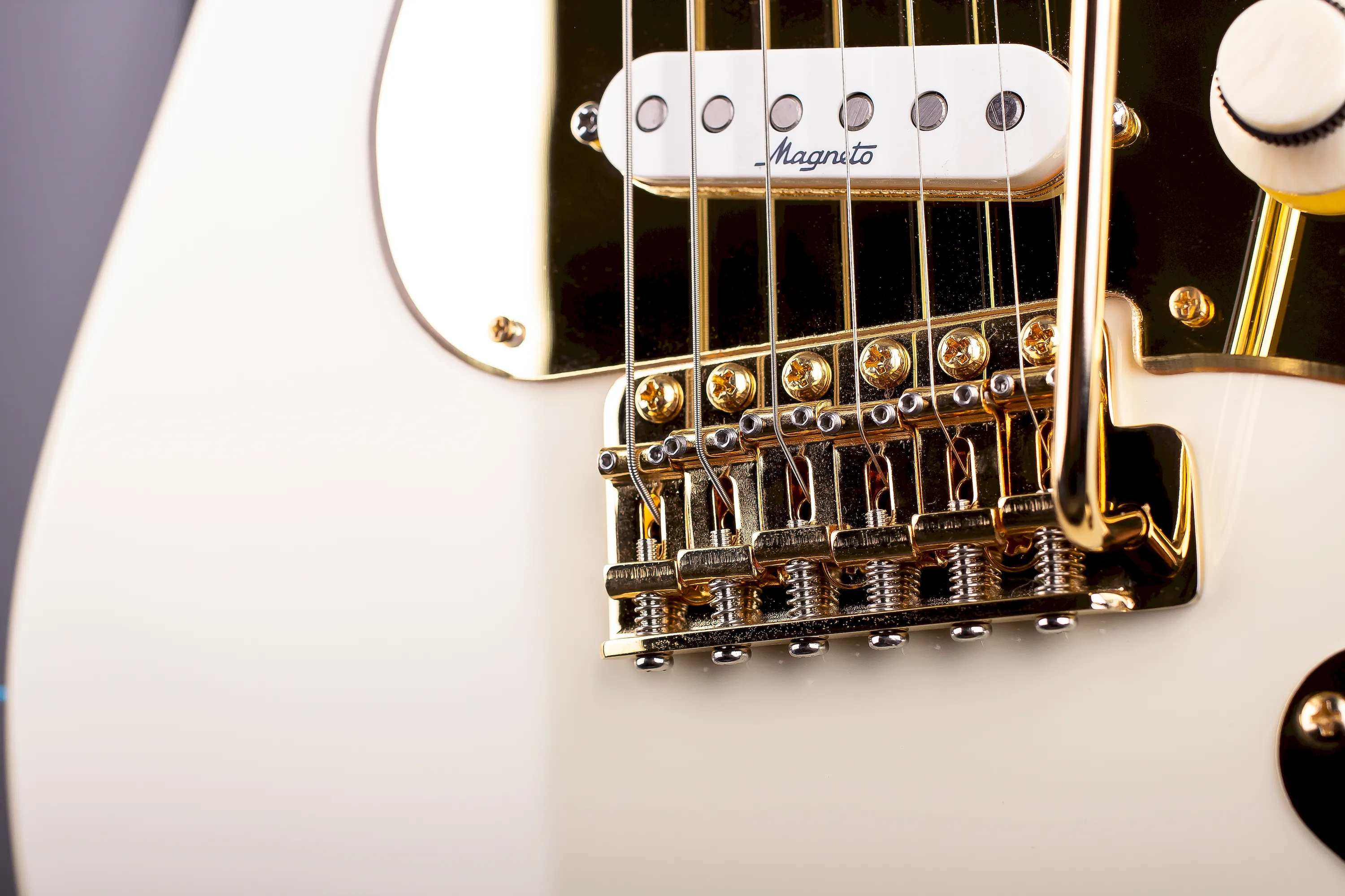 Magneto Eric Gales RD3 Signature Vintage White – Bild 4