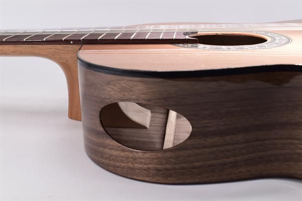 Volt Sevilla KG-6000 4/4 classical guitar high gloss soundport (solid cedar/walnut)