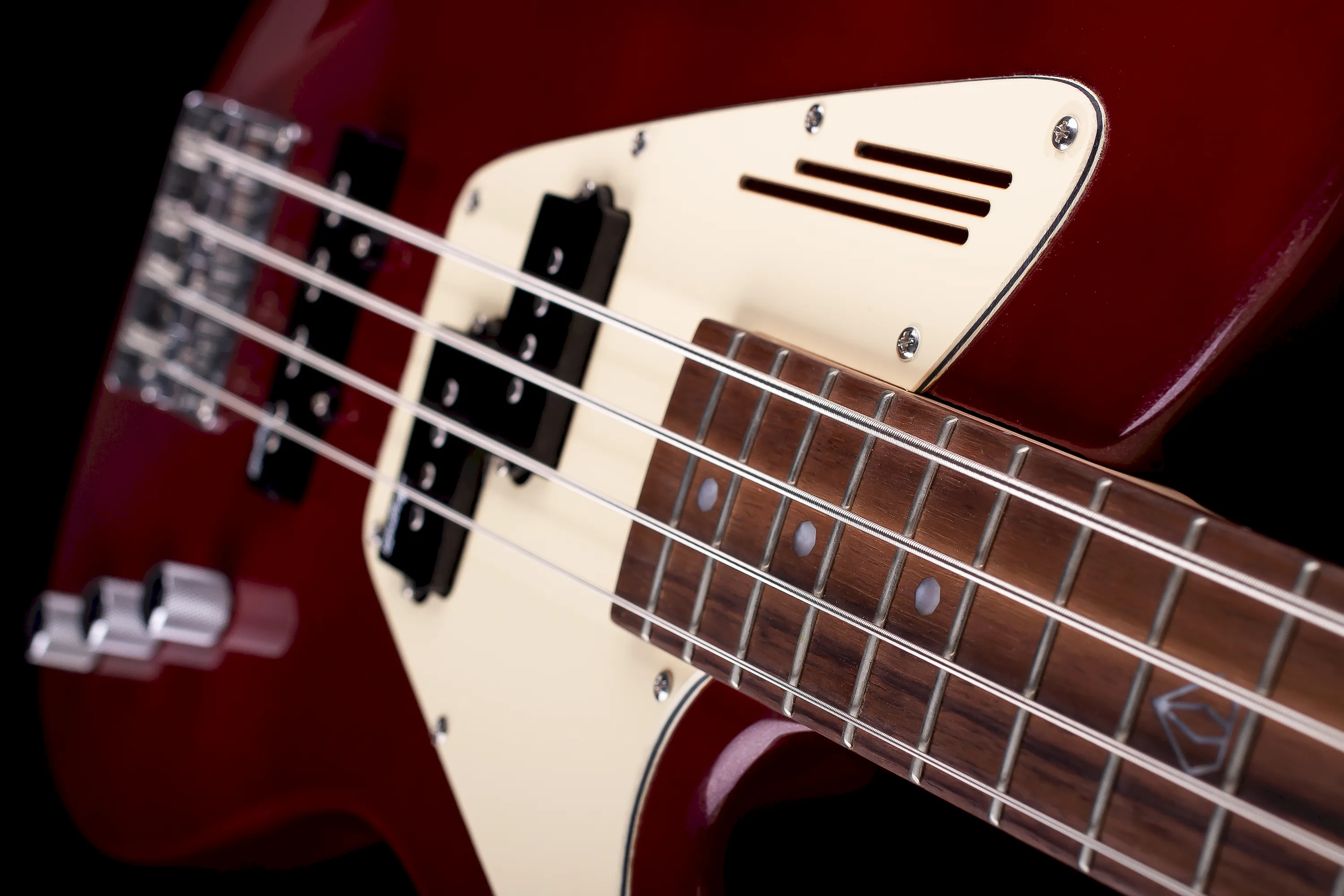 Magneto Ruby Bass RB-3000 Metallic Red – Bild 6