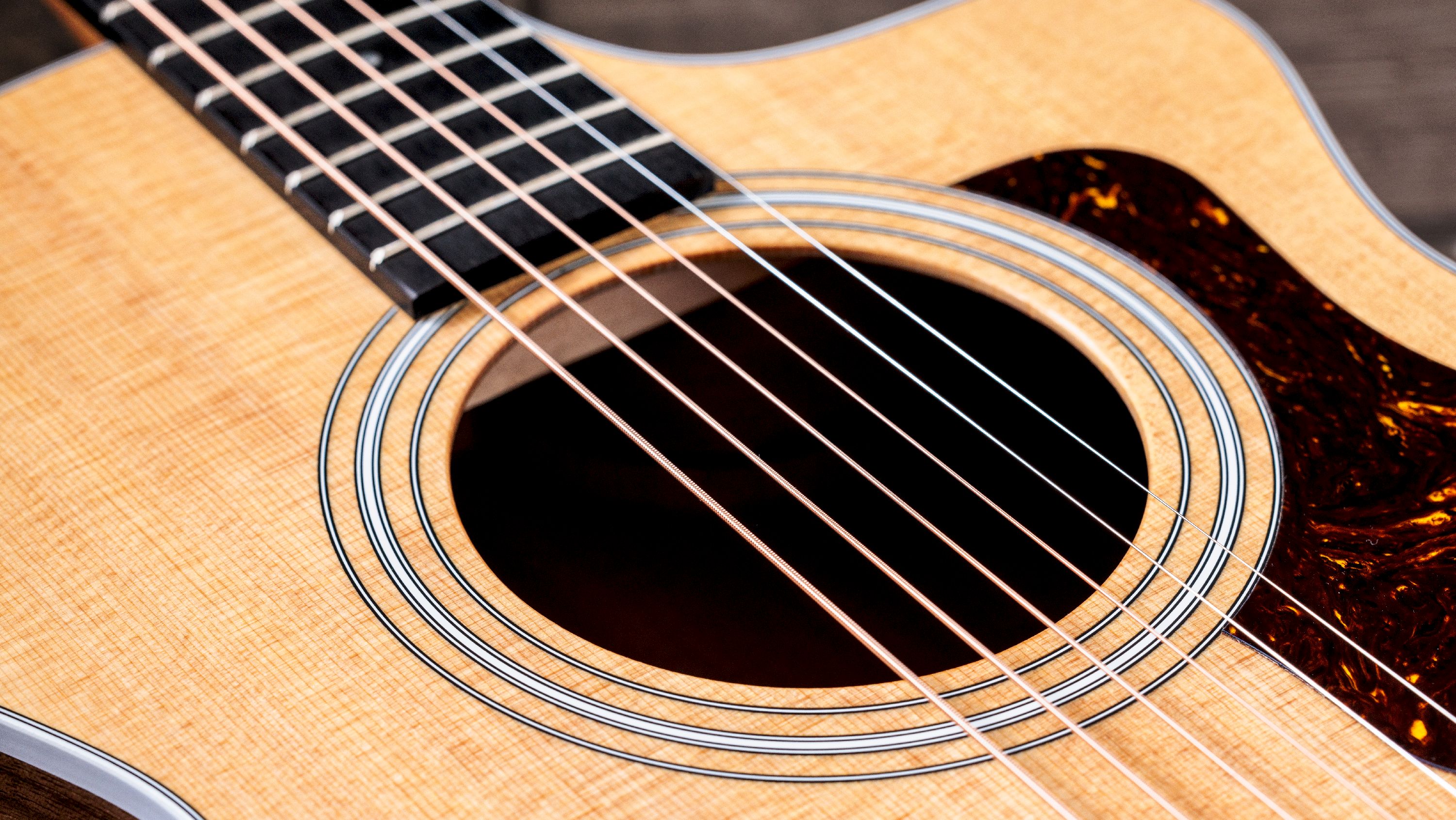 Taylor 212ce