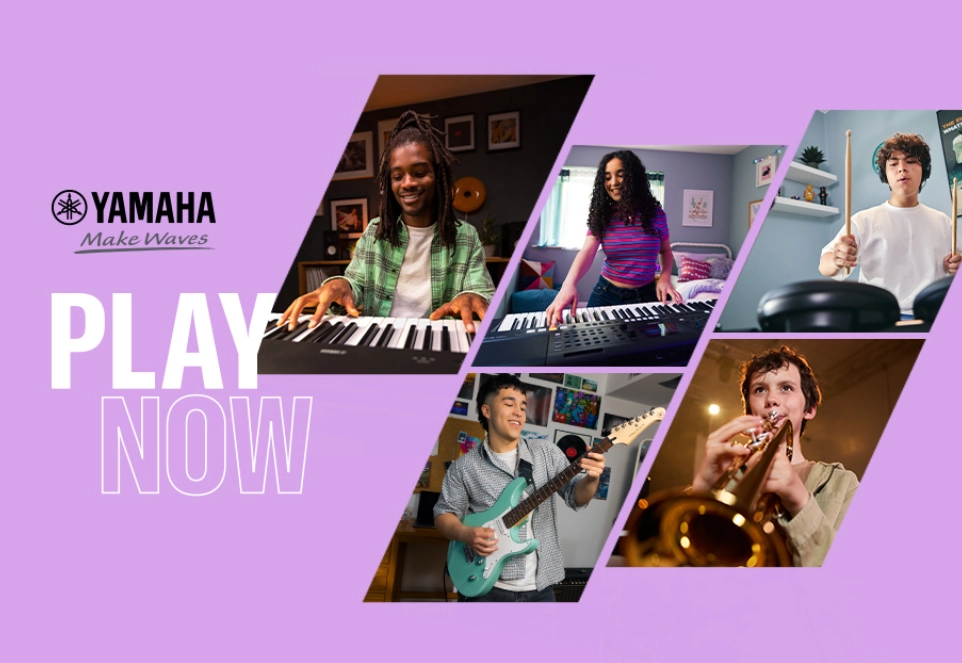 Yamaha-Werbebanner mit fünf jungen Menschen, die Keyboard, E-Drum, E-Gitarre und Trompete spielen; dazu der Schriftzug „PLAY NOW“.