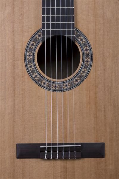 Volt Sevilla KG-6000 4/4 classical guitar high gloss soundport (solid cedar/walnut)