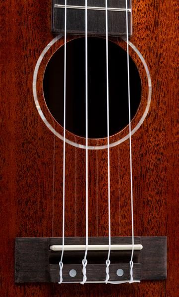 Volt Ukulele Riva Tenor (massiv Mahagoni)  – Bild 4