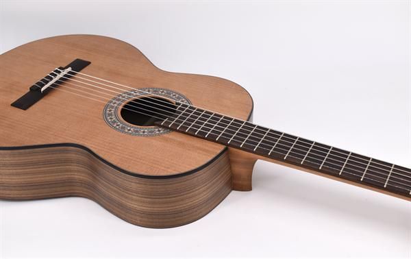 Volt Sevilla KG-6000 4/4 Offenporig Soundport (massiv Zeder/Nussbaum)