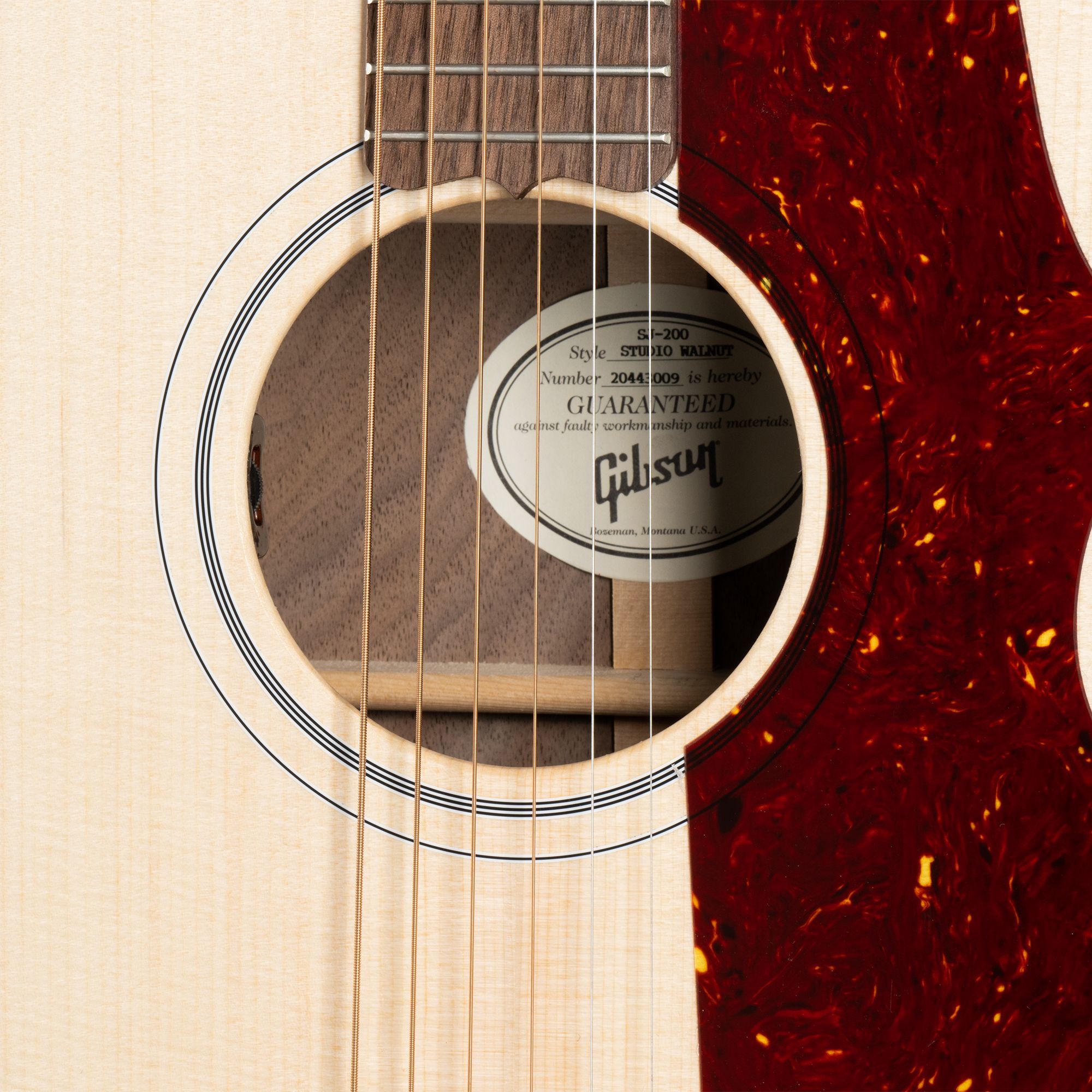 Gibson SJ-200 Studio Walnut Satin Natural