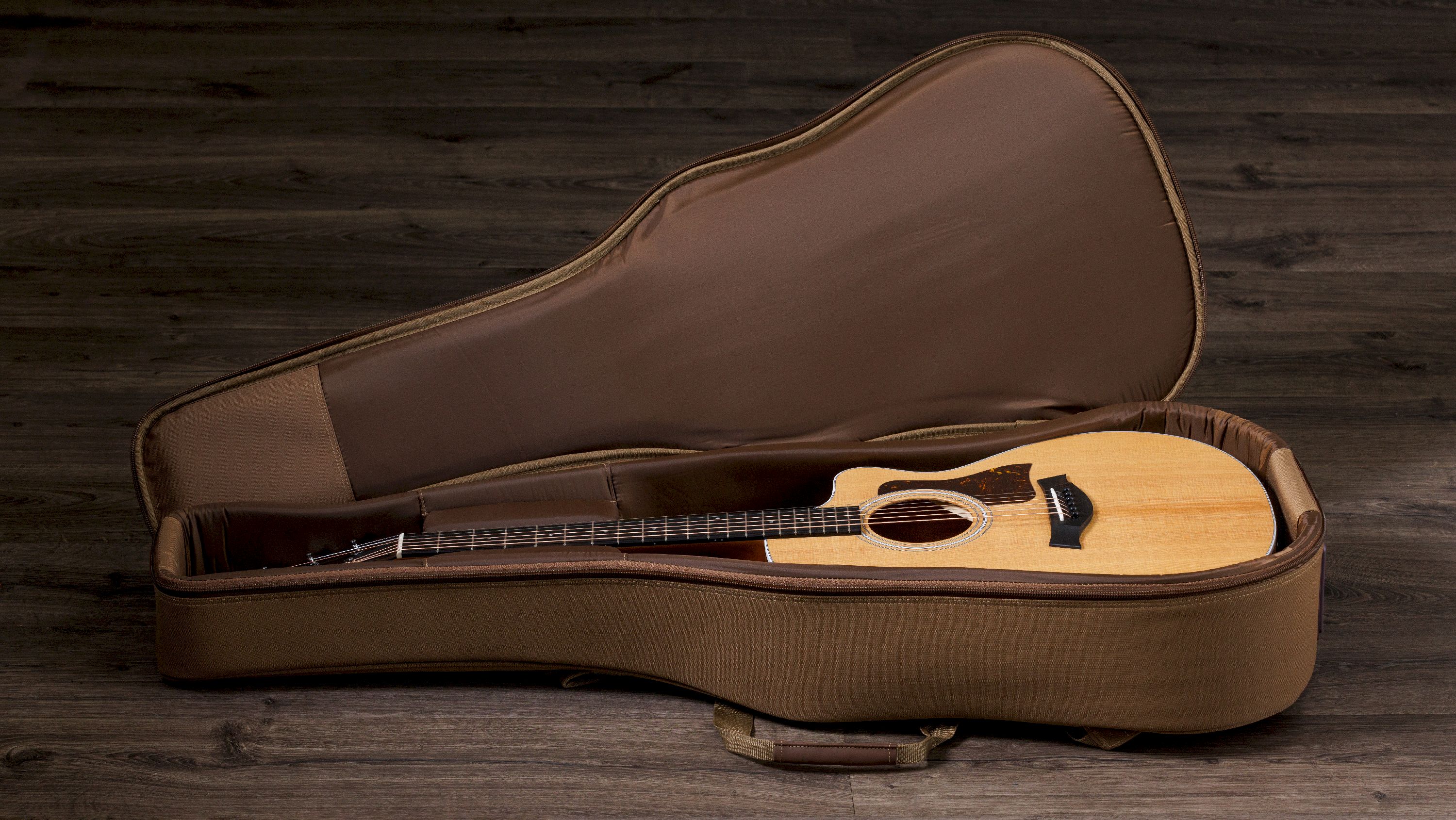 Taylor 212ce