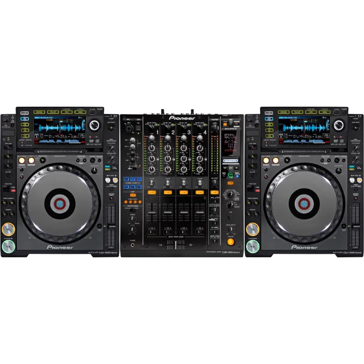 DJ Konsole, bestehend aus einem Pioneer DJM-900 Nexus Mischpult und zwei Pioneer CDJ 2000 Nexus Playern