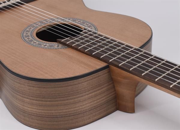 Volt Sevilla KG-6000 4/4 Offenporig Soundport (massiv Zeder/Nussbaum)