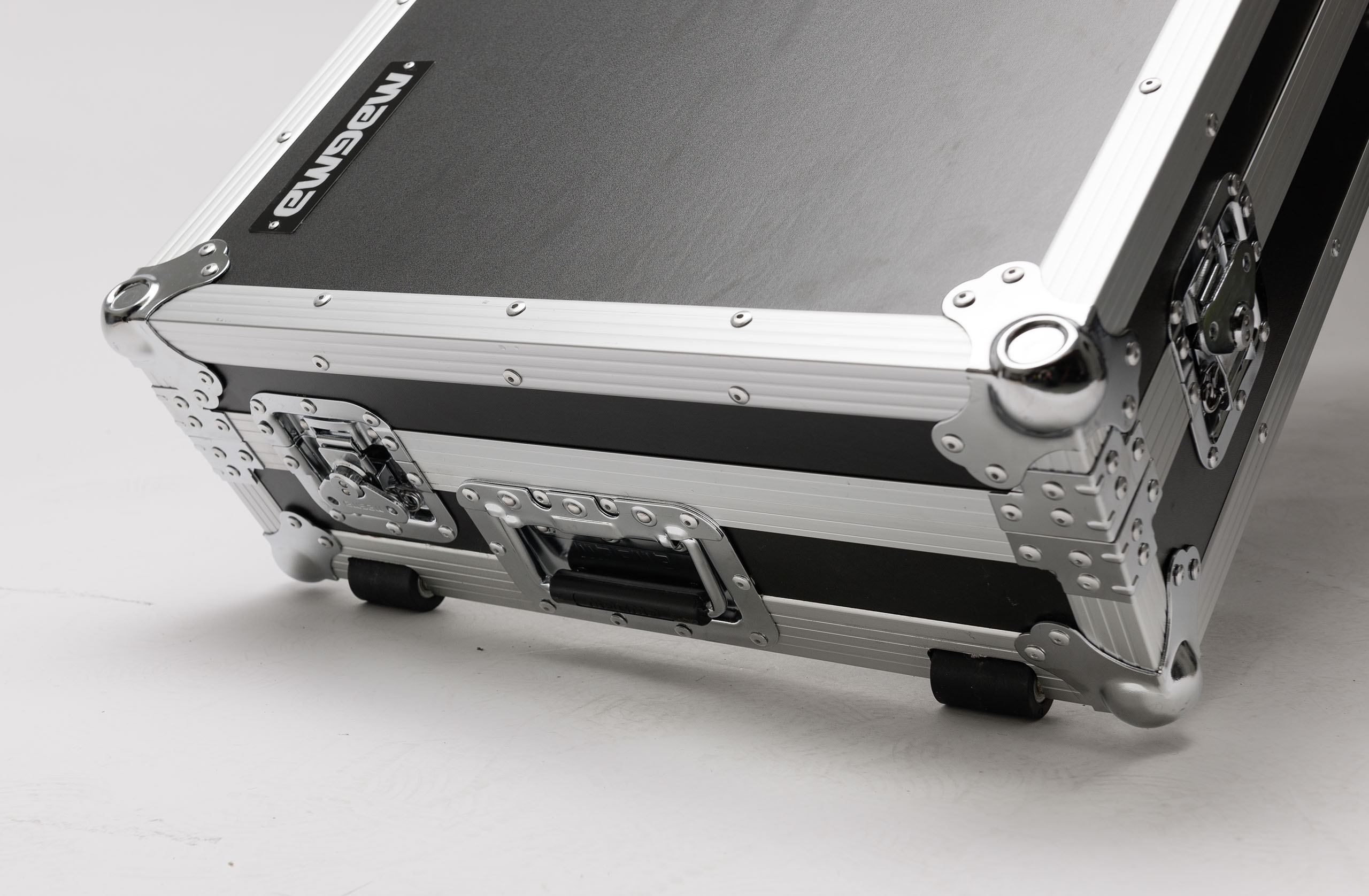 Magma MULTI-FORMAT CASE PLAYER/MIXER-SET Magma MULTI-FORMAT CASE PLAYER/MIXER-SET