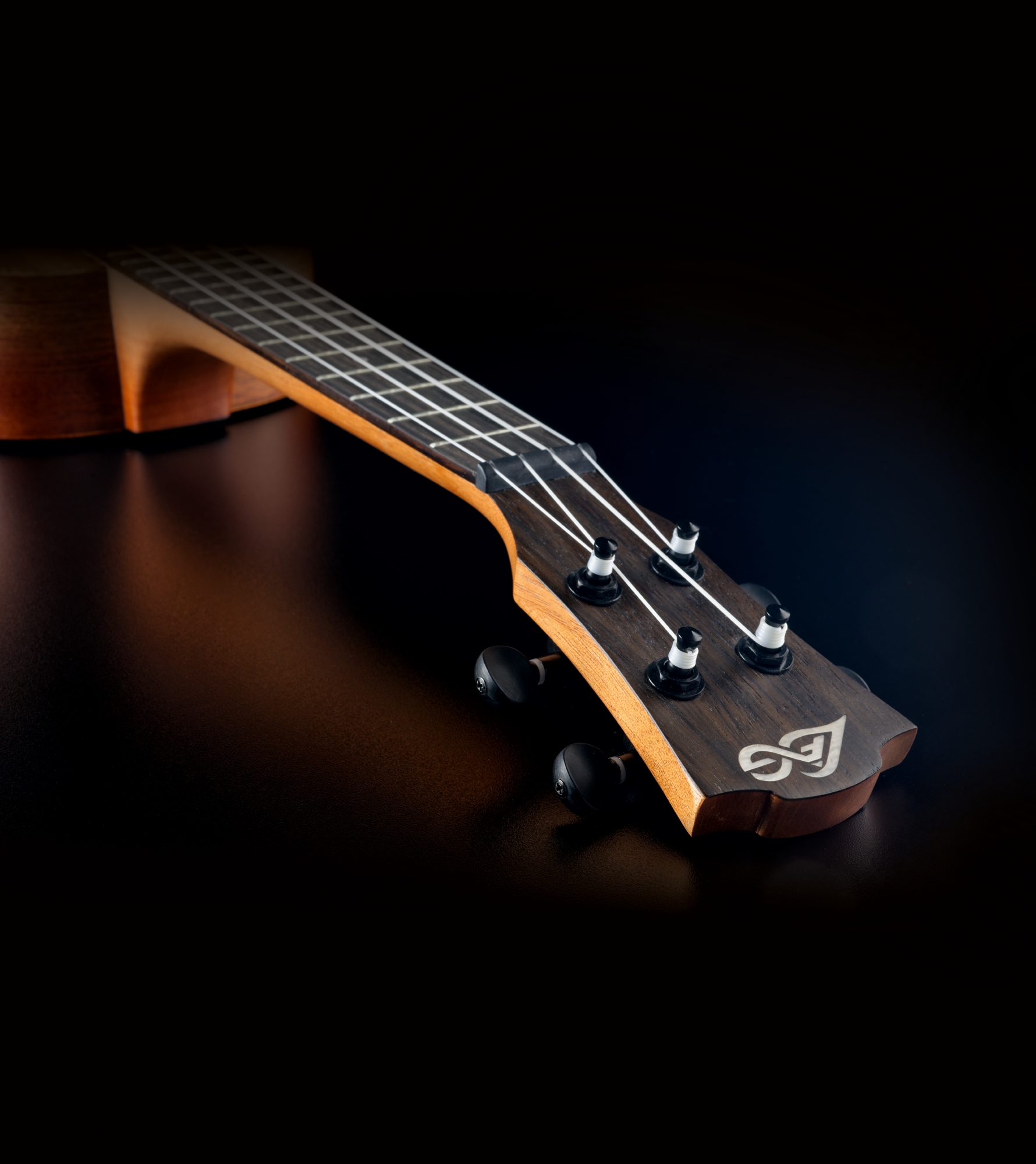 Lag TKT 8 Baby Guitar – Bild 3