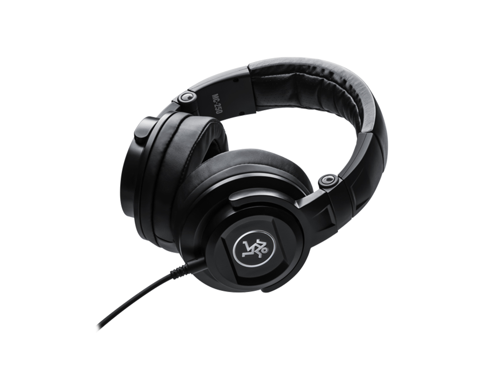 Mackie MC-250