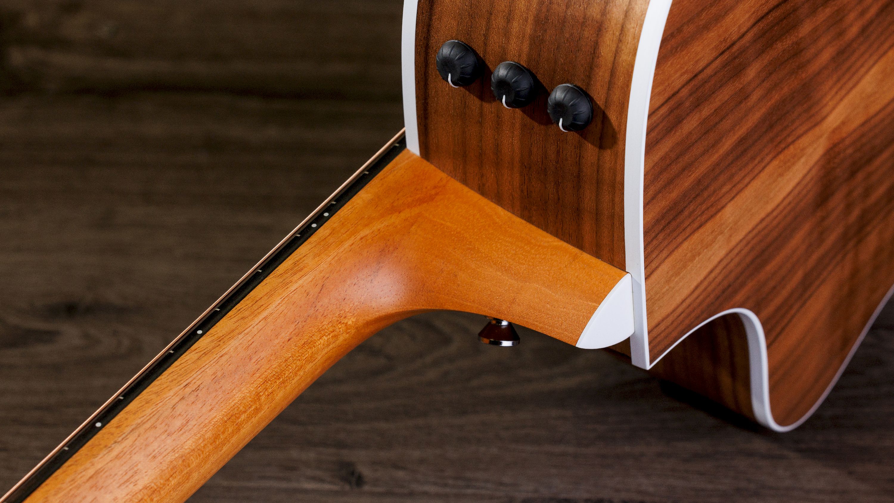 Taylor 212ce