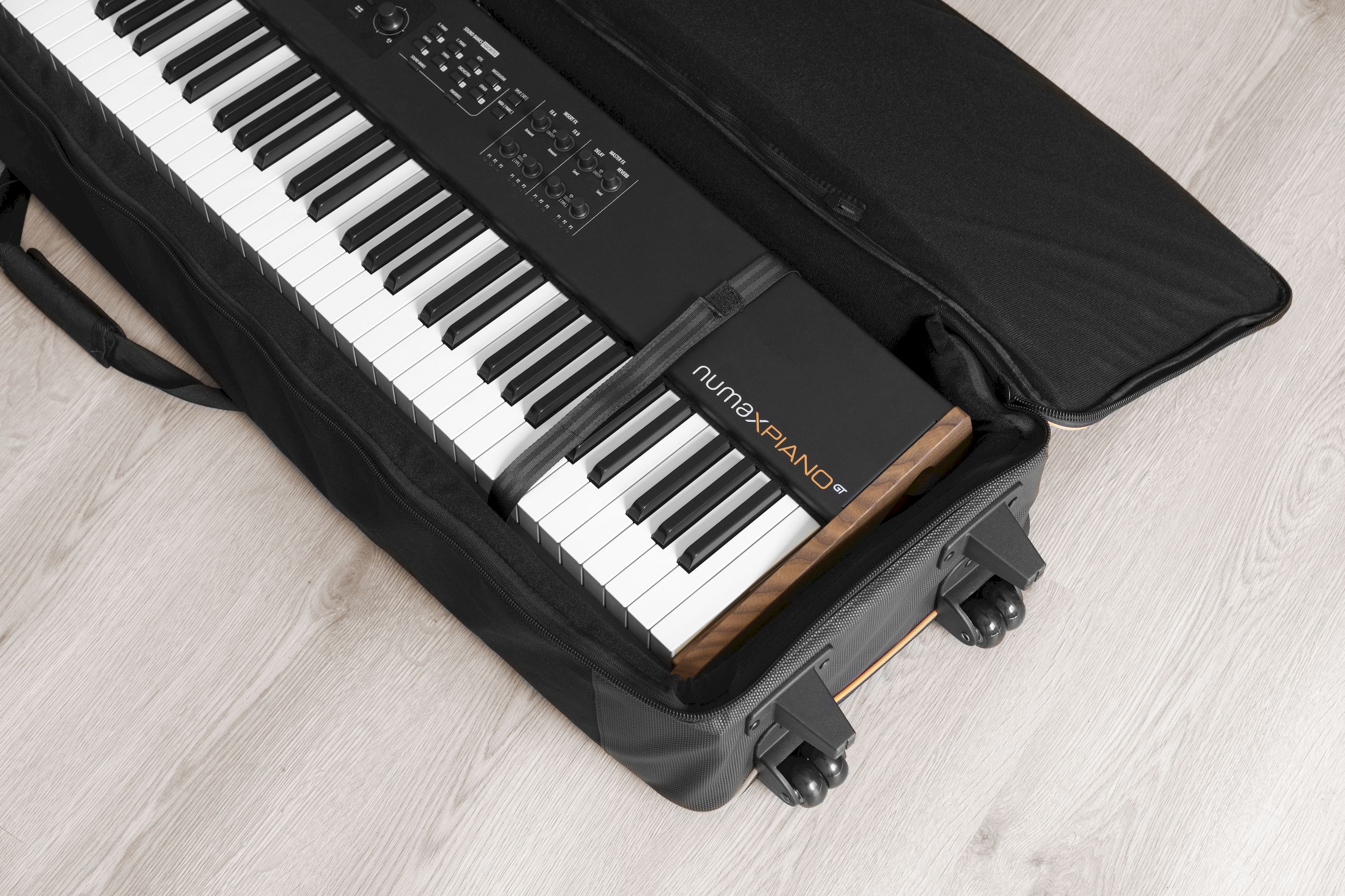 Studiologic Soft Case 88 GT - Stage Piano Tasche mit Rollen – Bild 3